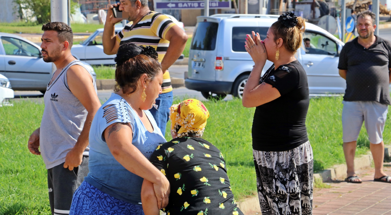 Otomobiliyle takla attı! Kaza yerine gelen yakınları sinir krizi geçirdi